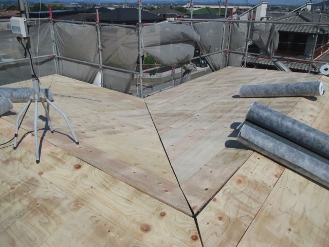 高砂市で葺き替え工事に伴う下地補強